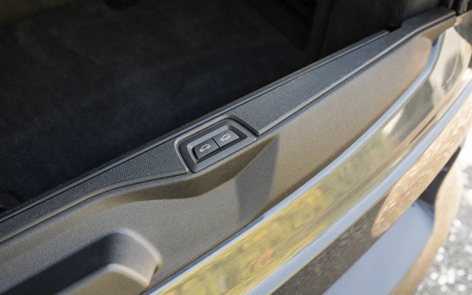 BMW X7 cena 369999 przebieg: 107000, rok produkcji 2020 z Łaskarzew małe 781